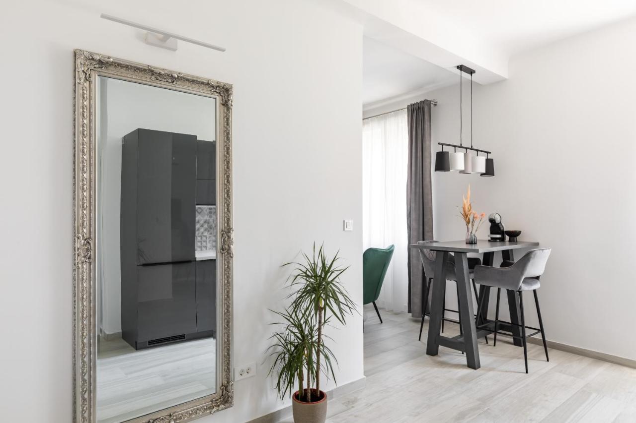 Apartament Studio Apartment Home Split